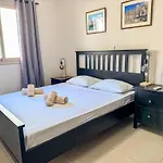 Comfy 1 Bed Apartment, Great Location 200Mbps Wifi