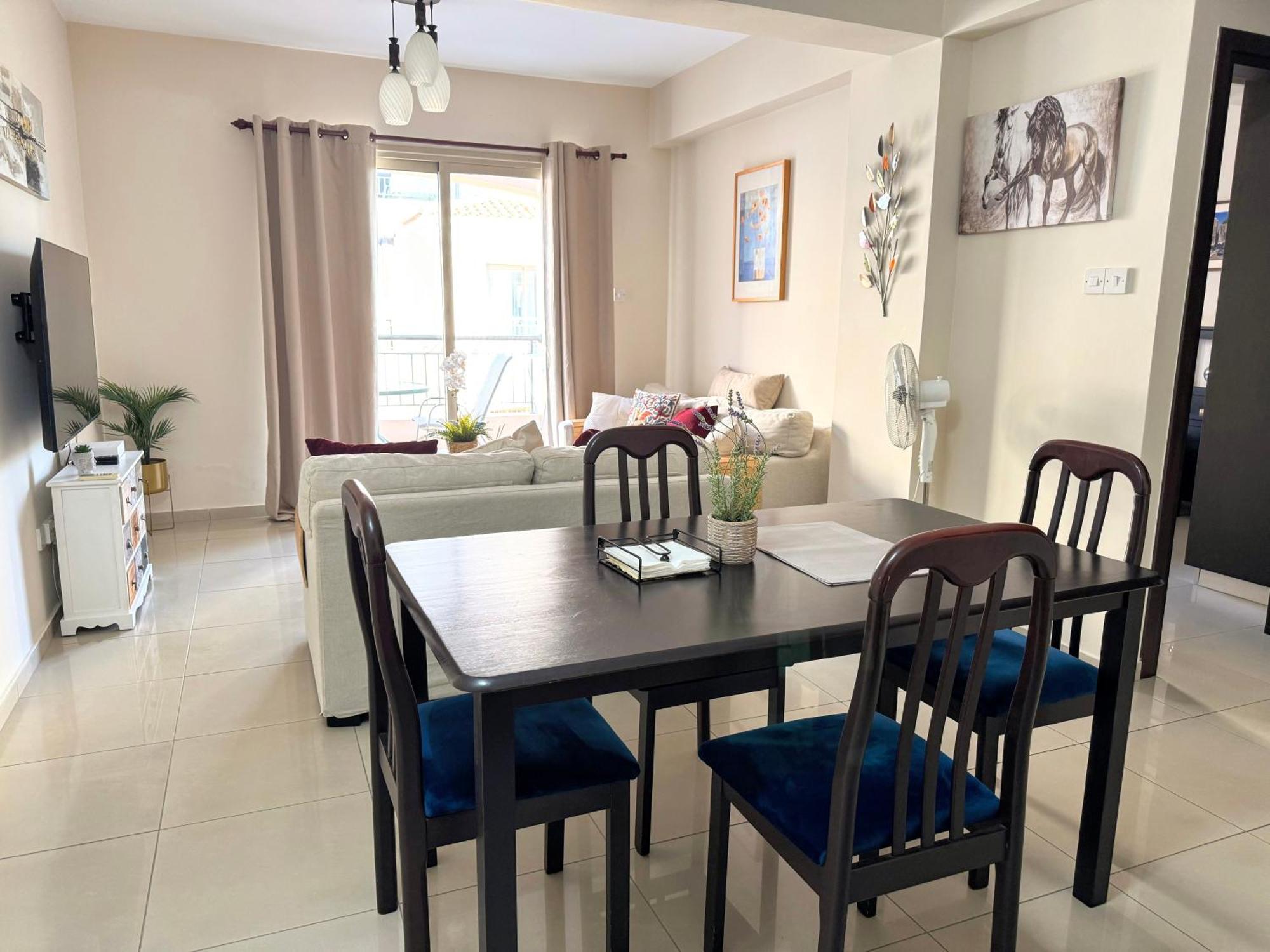Comfy 1 Bed Apartment, Great Location 200mbps Wifi * Pafos